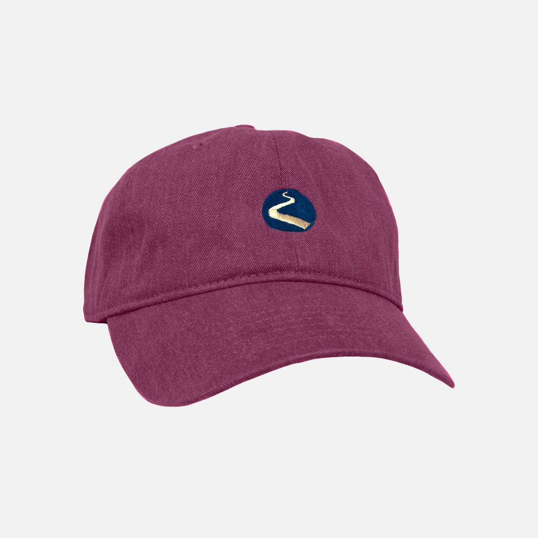 Front of the vineyard colored hat with define embroidered brandmark #color_vineyard
